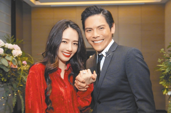 向太回应长子向佐与郭碧婷结婚没领结婚证：当然领了，他们还领了两次(图1)